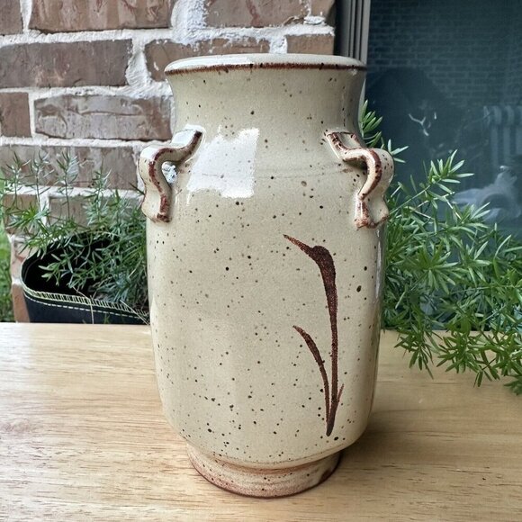 Mid Century Modern Stoneware Vase Handles Speckled Floral‎ Pattern Signed 7" H - Picture 5 of 11